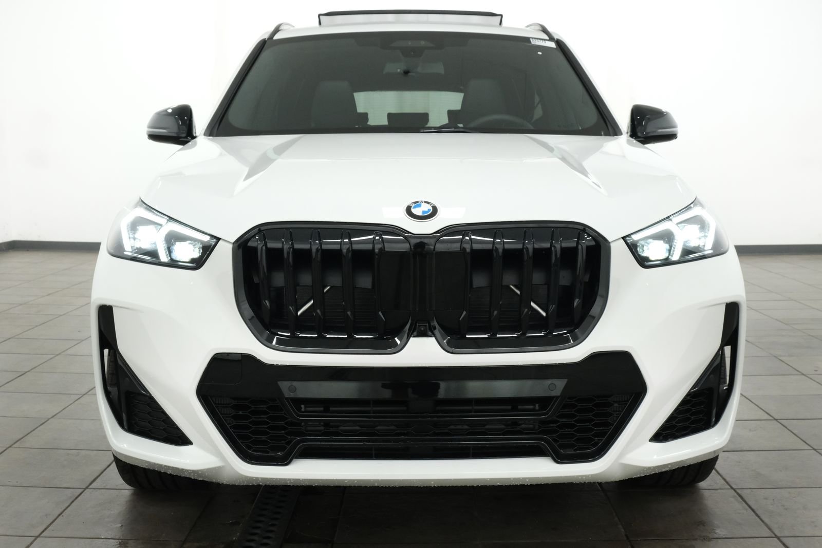 New 2027 Alpine White BMW xDrive28i image 8