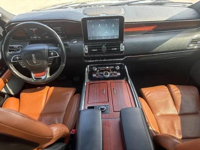 Used 2021 Black Lincoln  image 12