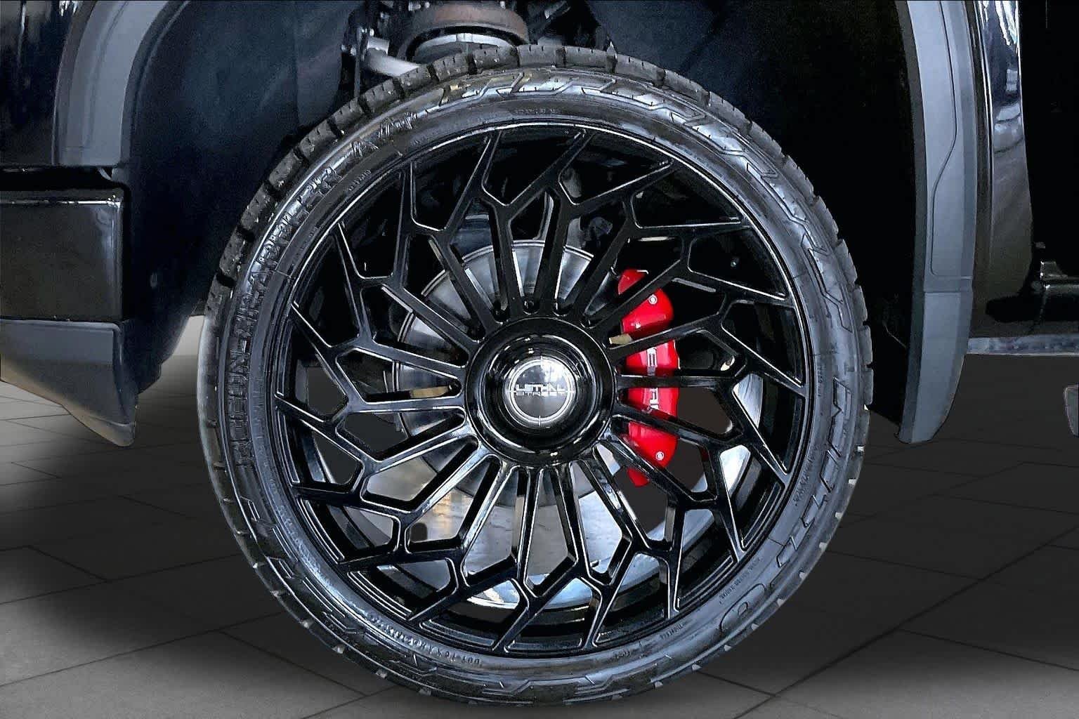 Used 2022 Onyx Black GMC Denali image 10