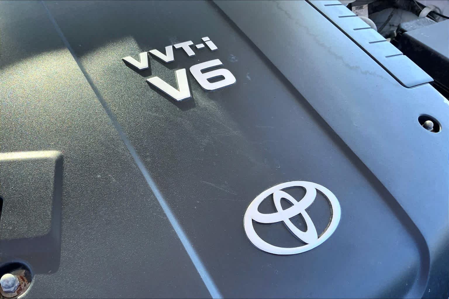 Used 2013 Super White Toyota  image 29
