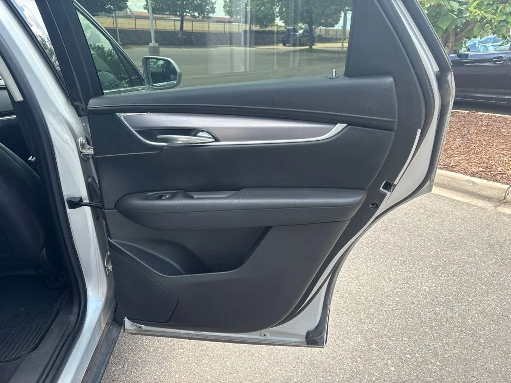 Used 2017 Radiant Silver Metallic Cadillac Luxury image 22