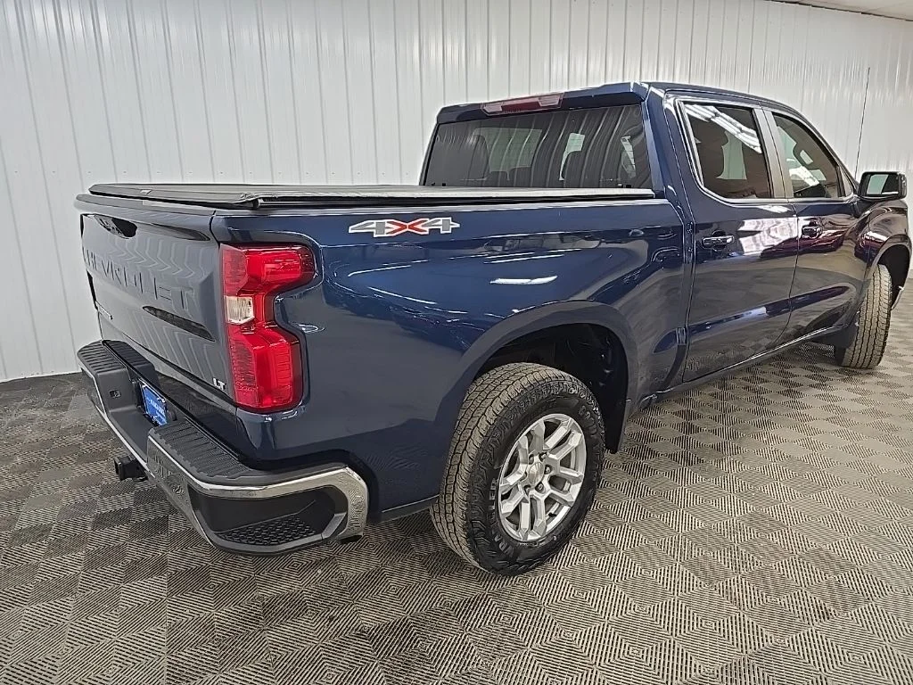 Used 2023 Blue Chevrolet LT image 10