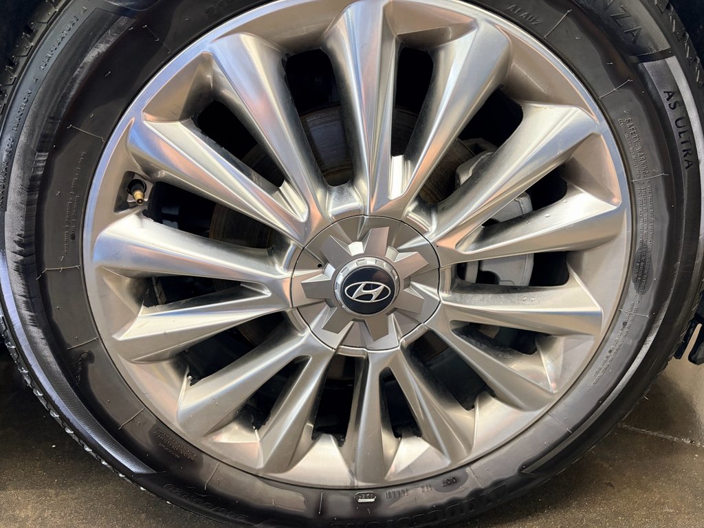Used 2020 Steel Graphite Hyundai Limited image 10