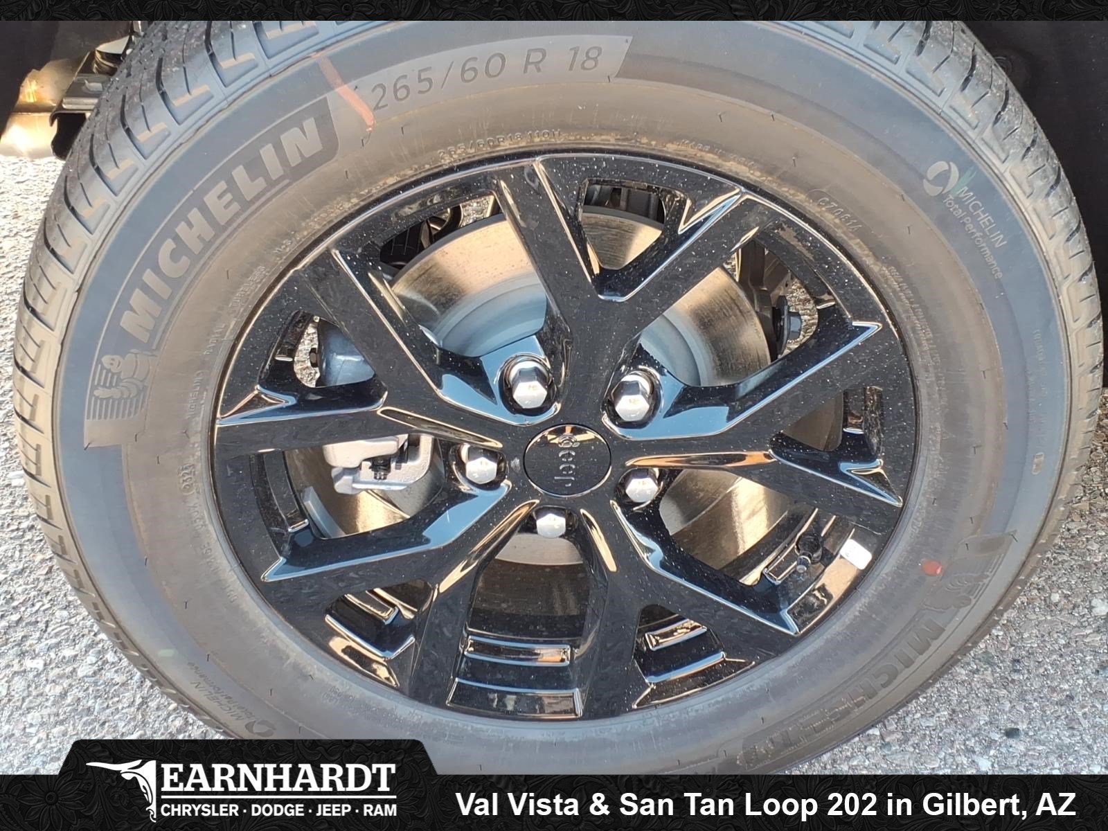 New 2026 Bright White Clear-Coat Exterior Paint Jeep Laredo Altitude image 5