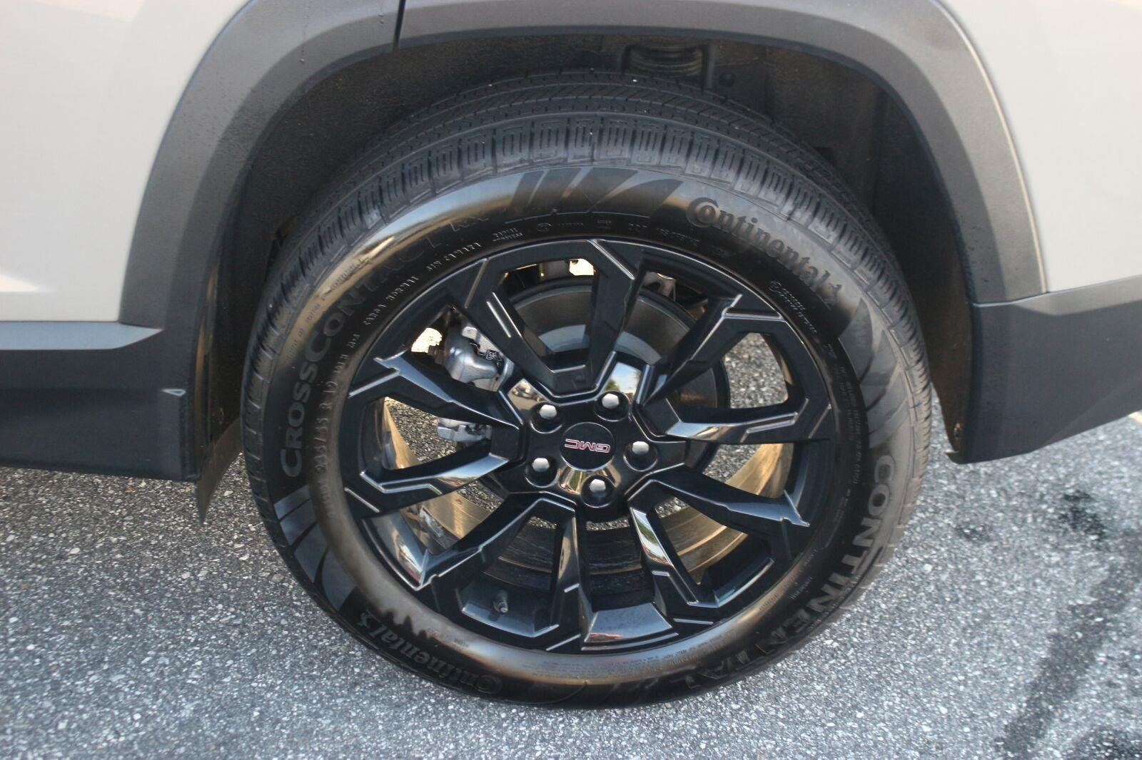 Used 2026 Riverstone Metallic GMC Elevation image 35