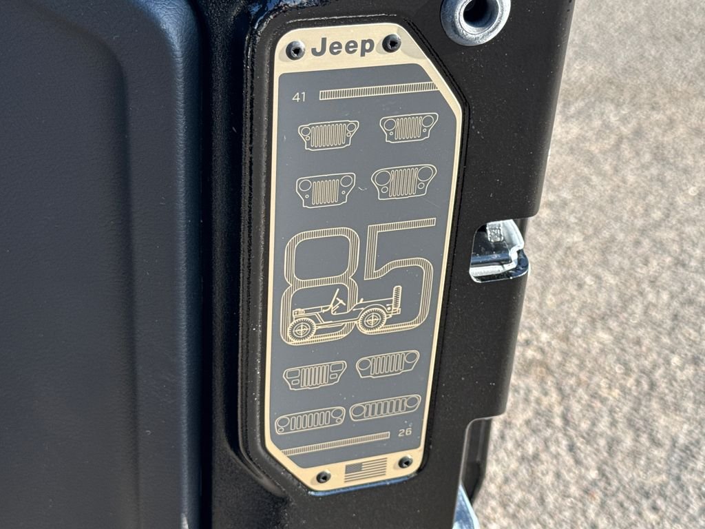 New 2026 Black Clear-Coat Exterior Paint Jeep 85th Anniversary Edition image 12
