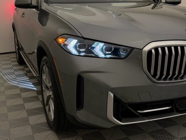 Used 2025 Skyscraper Gray Metallic BMW xDrive40i image 9
