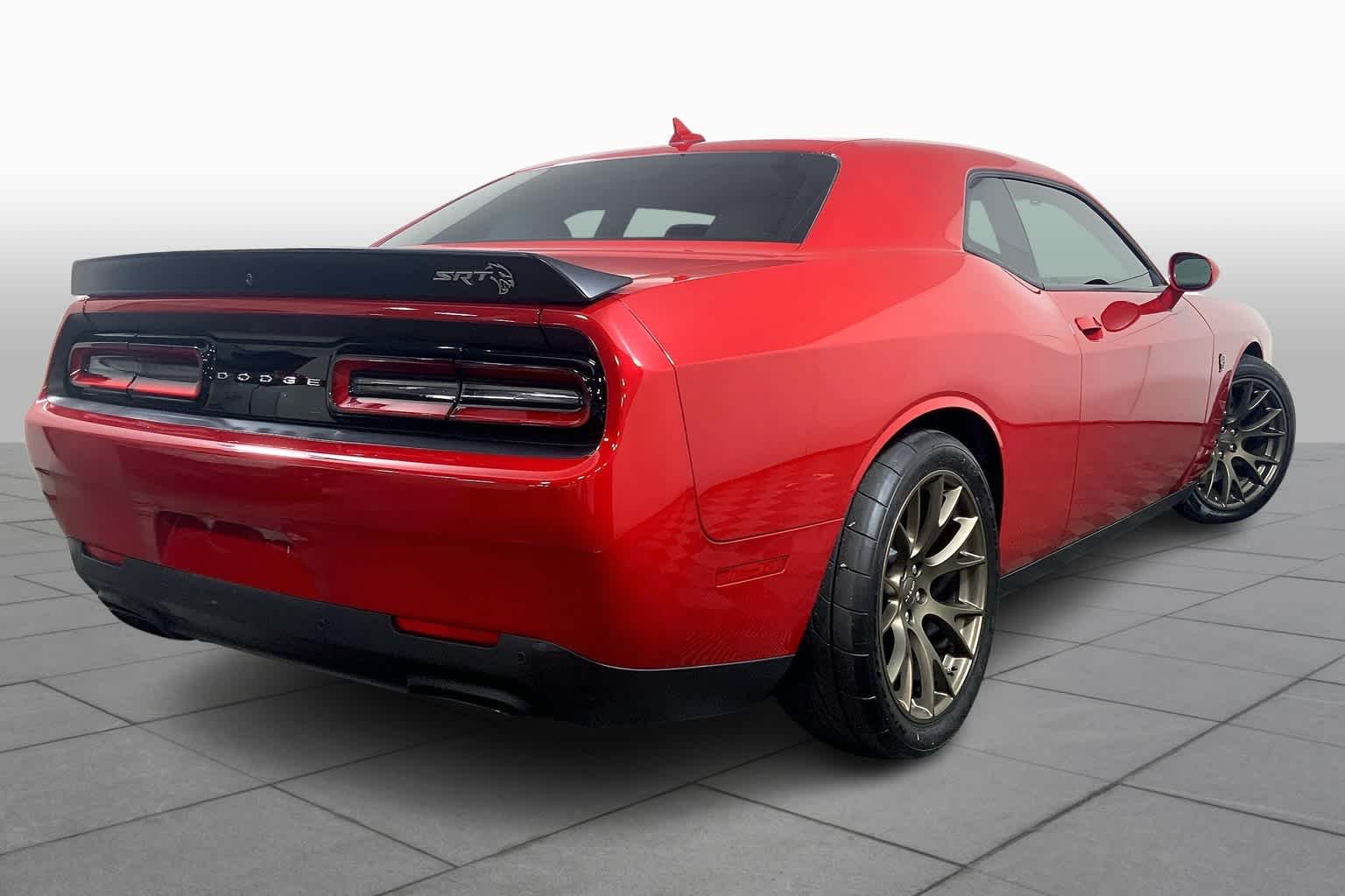 Used 2017 Redline Red Tricoat Pearl Dodge SRT Hellcat image 12