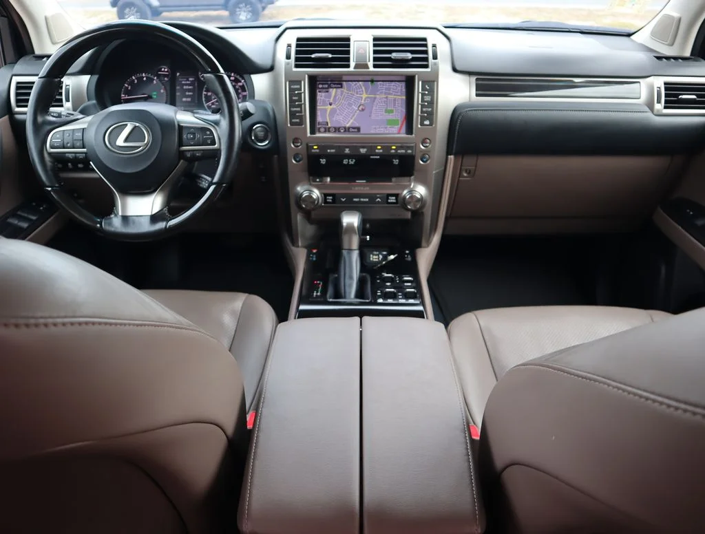 Used 2021  Lexus 460 Luxury image 33