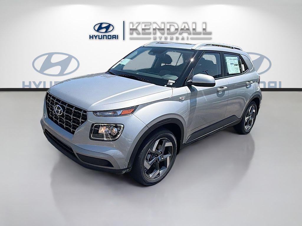 New 2026 Shimmering Silver Hyundai SEL image 3