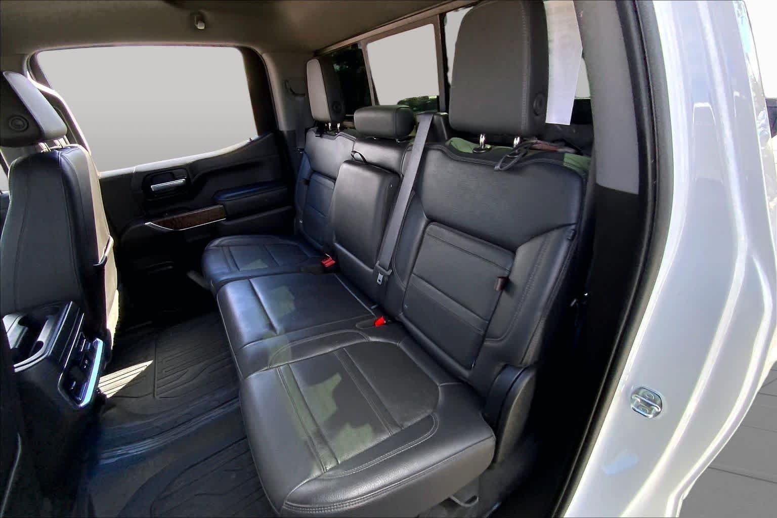 Used 2021 White Frost Tricoat GMC Denali image 18