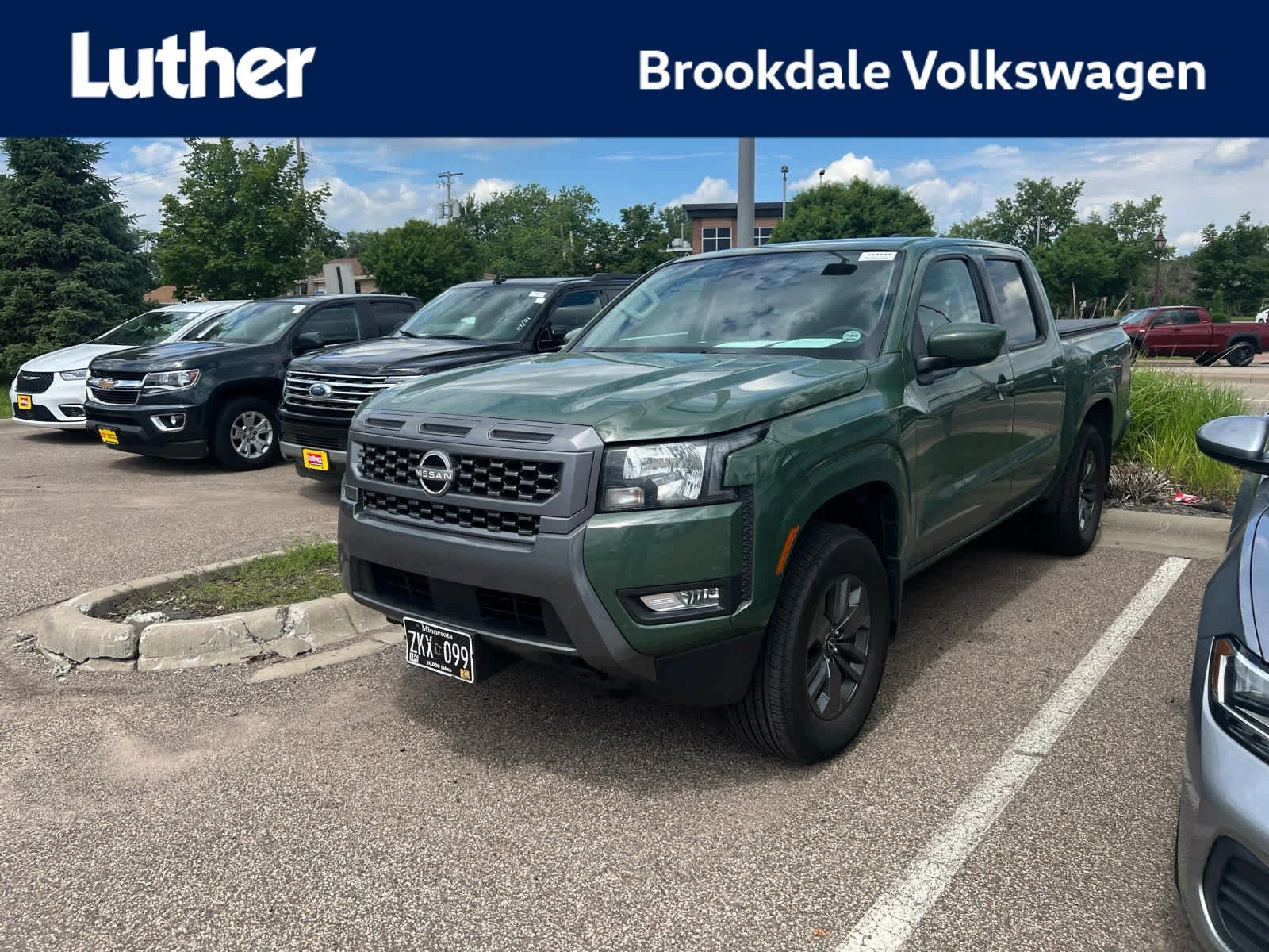 2025 Nissan Frontier SV Crew Cab 4X4 SWB's photo