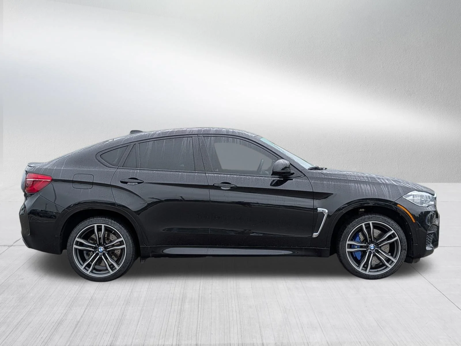 Used 2019 Black Sapphire Metallic BMW  image 8