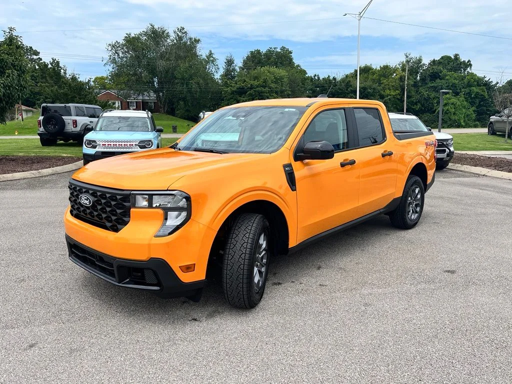 New 2026 Orange Ford XLT image 3