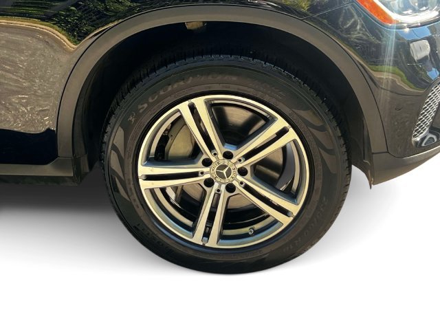 Certified Used 2022 Black Mercedes-Benz GLC 300 image 7