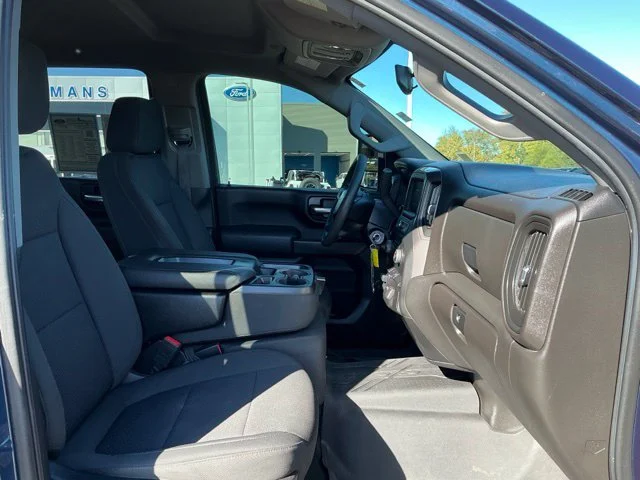 Used 2023 Blue Metallic Chevrolet Custom image 27