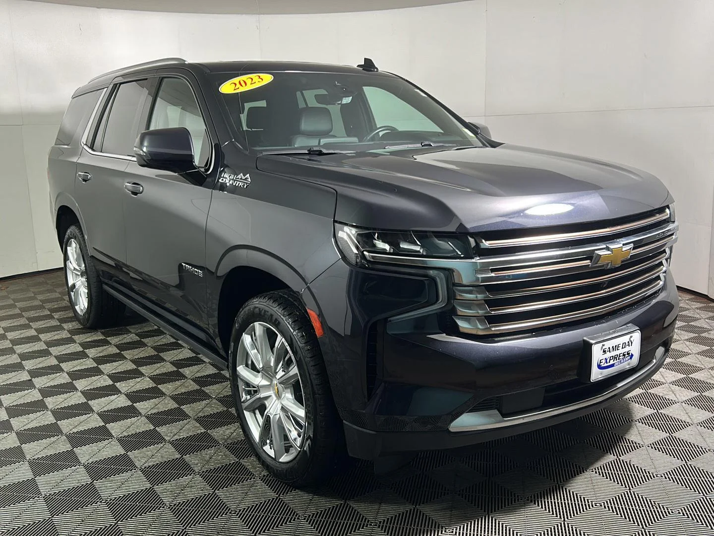 Used 2023 Dark Ash Metallic Chevrolet High Country image 4