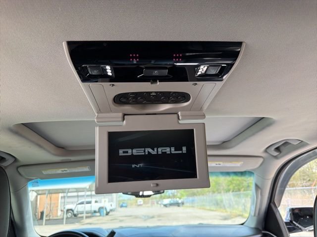 2020 GMC Yukon Denali - Photo 25