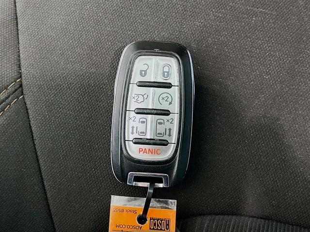 Used 2018 White Chrysler Touring Plus image 29