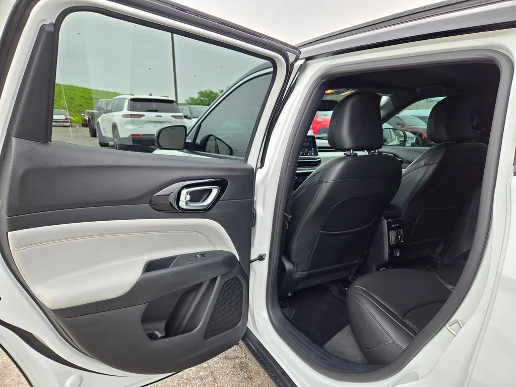 Used 2024 White Jeep Limited image 26