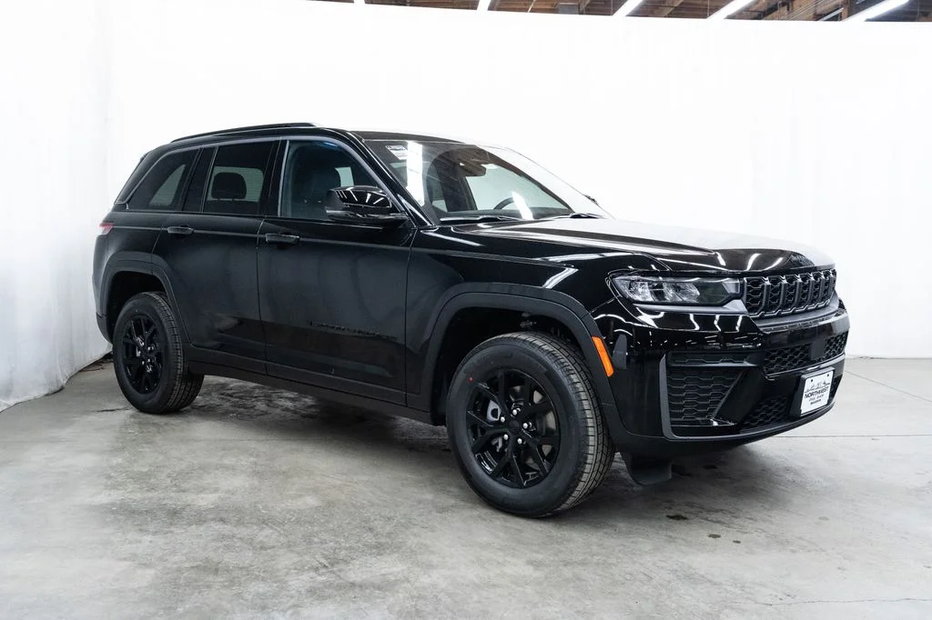 2026 Jeep Grand Cherokee Laredo Altitude 4x4's photo
