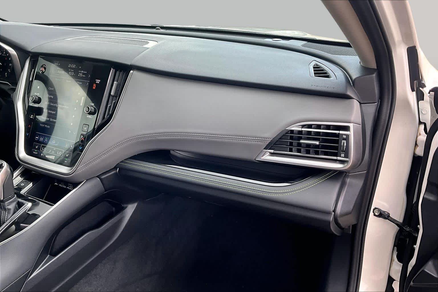 Used 2025 Crystal White Pearl Subaru Onyx Edition image 19