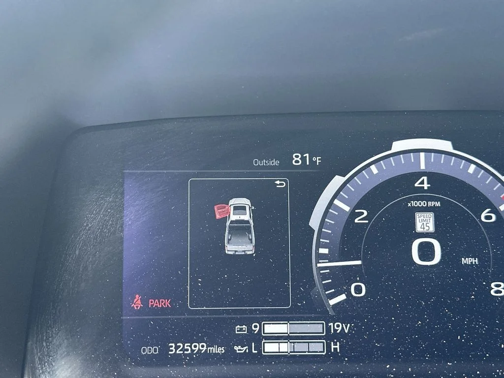 2025 Toyota Tundra Limited - Photo 12