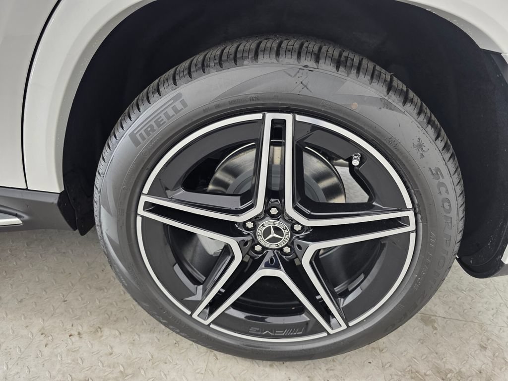New 2026 Polar White Mercedes-Benz GLS 450 image 30