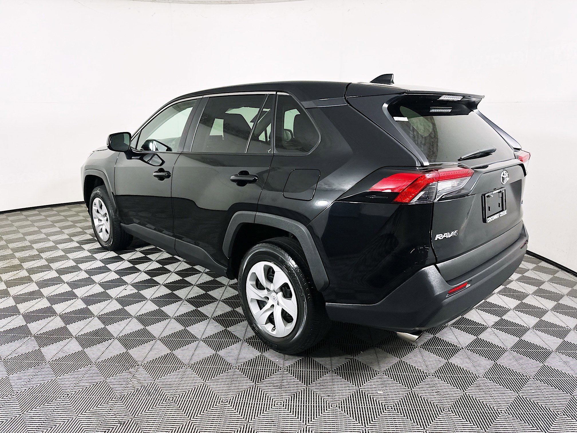 2024 Toyota RAV4 thumbnail 7