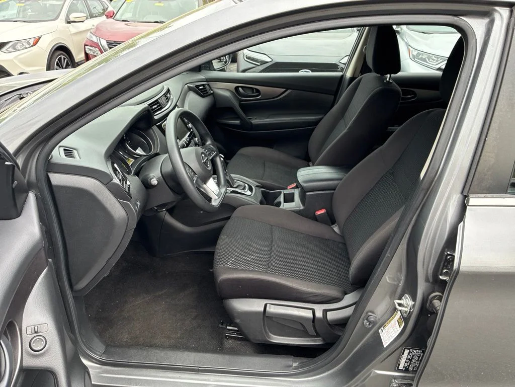 Used 2020 Gray Nissan S image 16