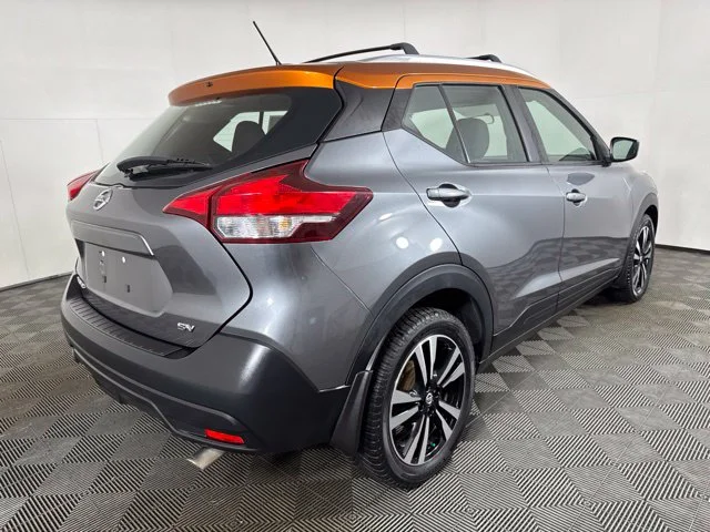 Used 2019 Gray Nissan SV image 3