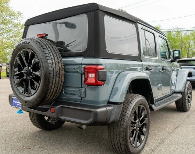 Used 2024 Gray Jeep Sahara 4xe image 6