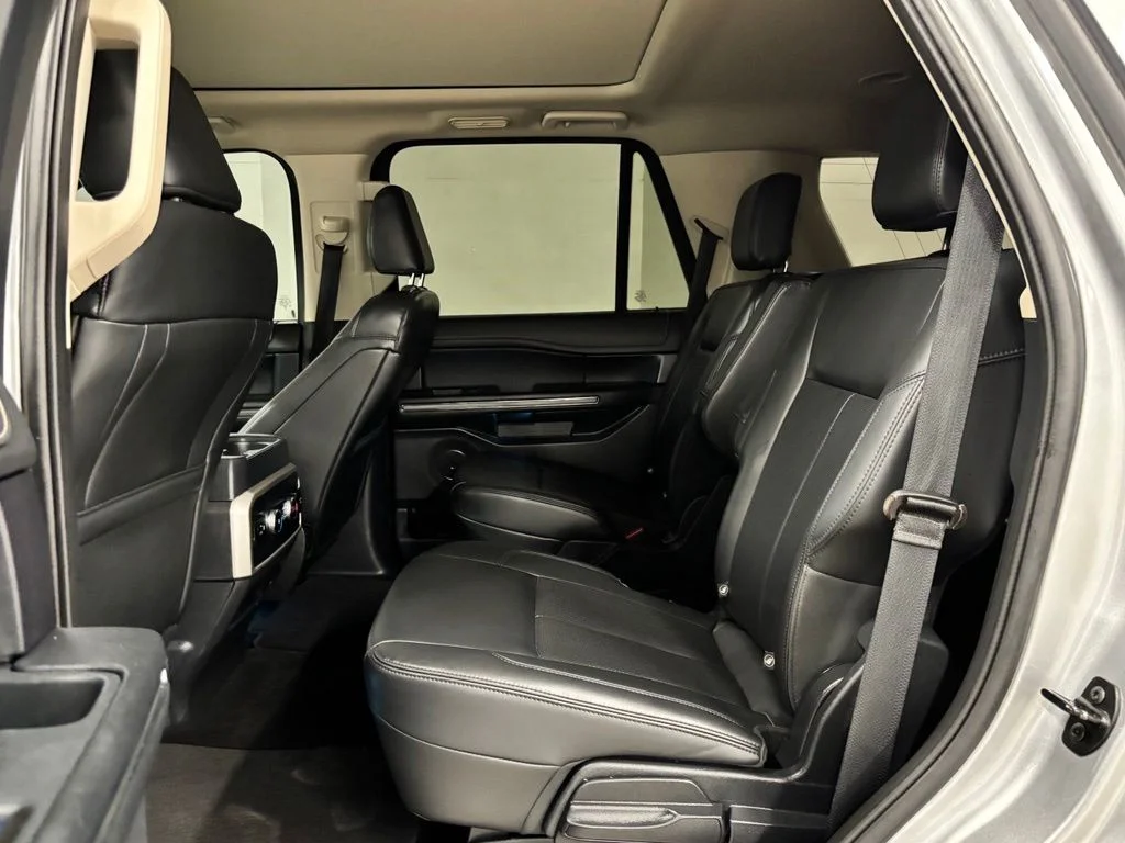 Used 2023 Silver Ford XLT image 19