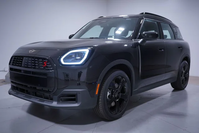 2027 MINI Countryman Signature Plus