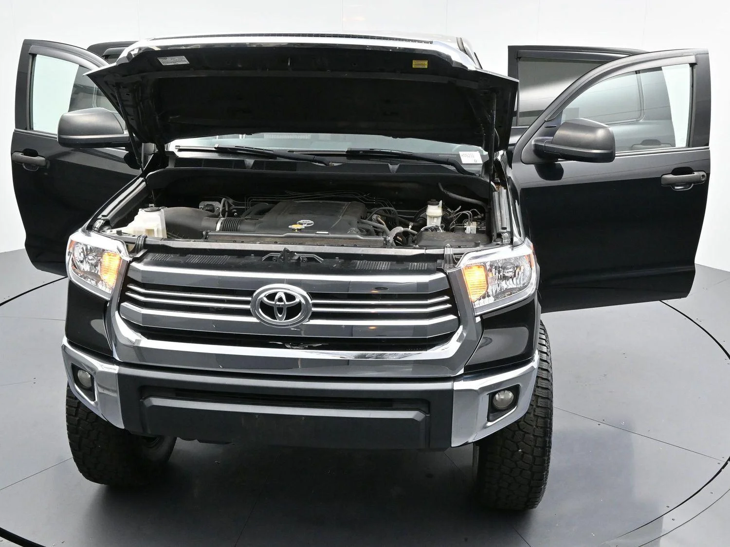 Used 2017 Black Toyota SR5 image 41