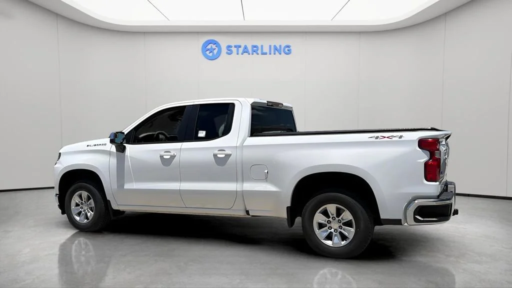 Used 2020 SUMMIT WHITE Chevrolet LT image 4