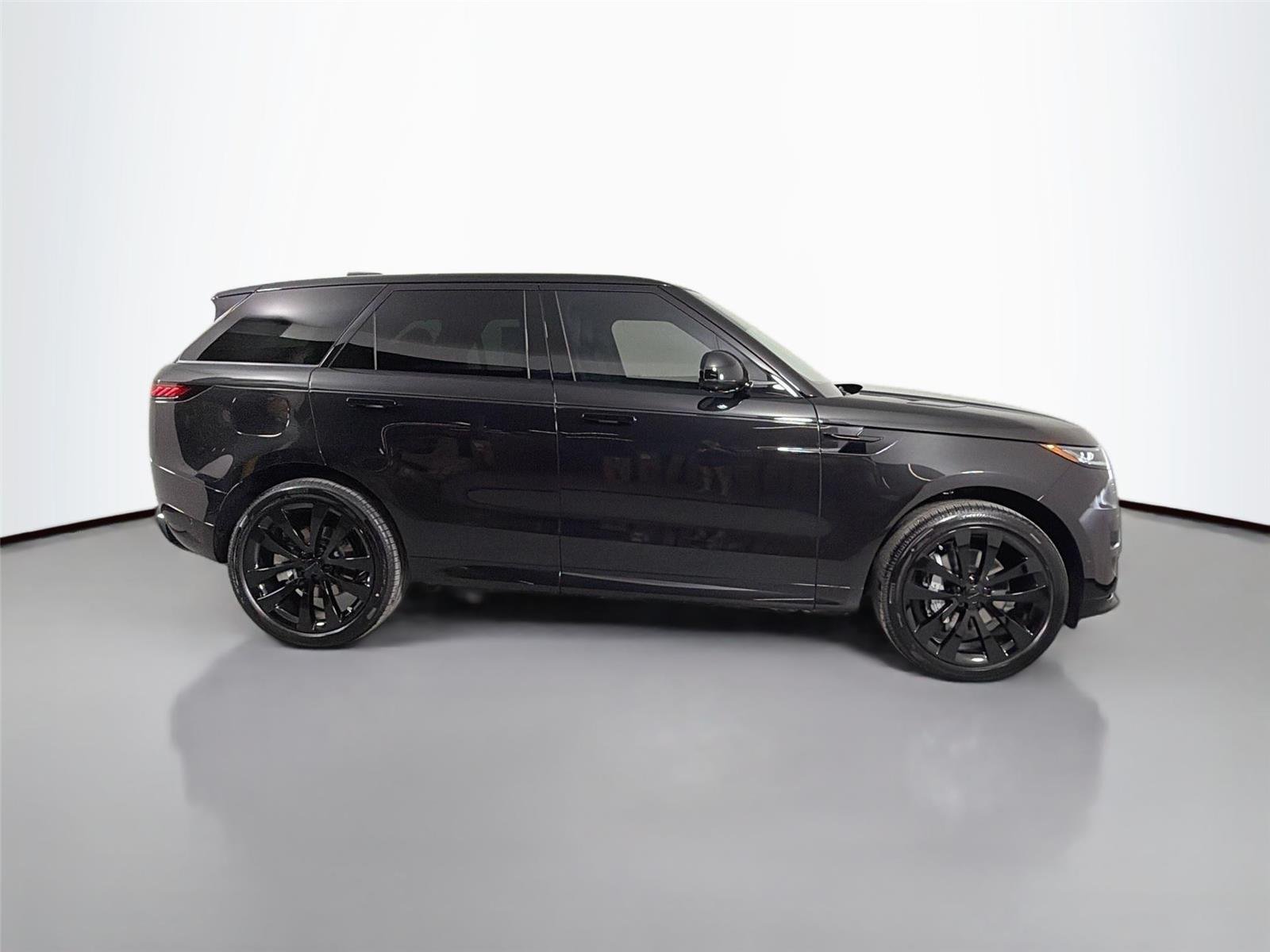 New 2026 Santorini Black LAND ROVER Dynamic SE image 4