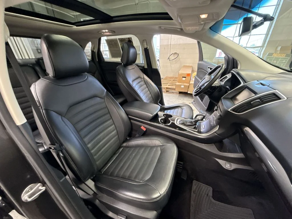Used 2015 Magnetic Metallic Ford SEL image 36