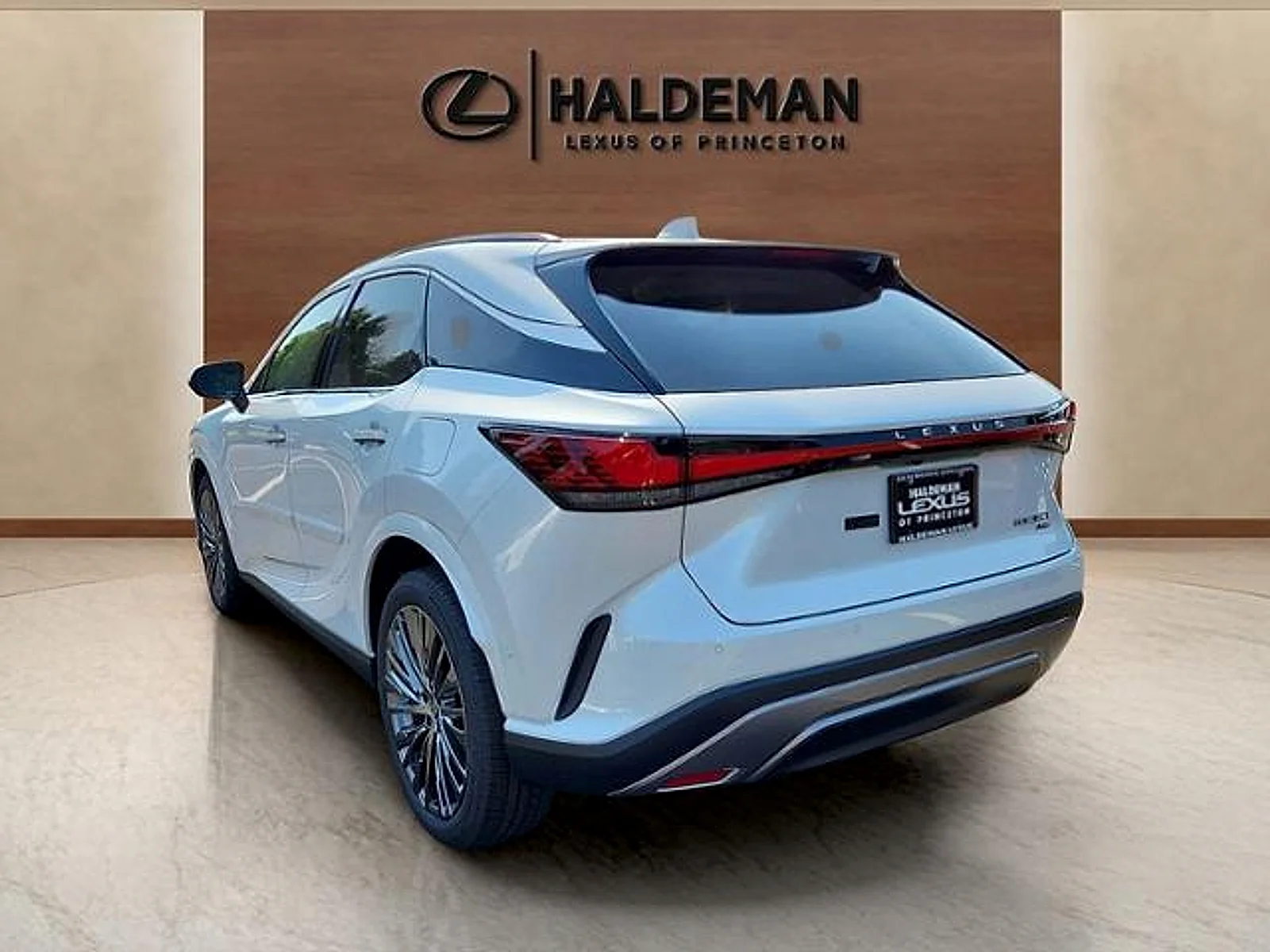 Certified Used 2024 Eminent White Pearl Lexus Luxury image 3