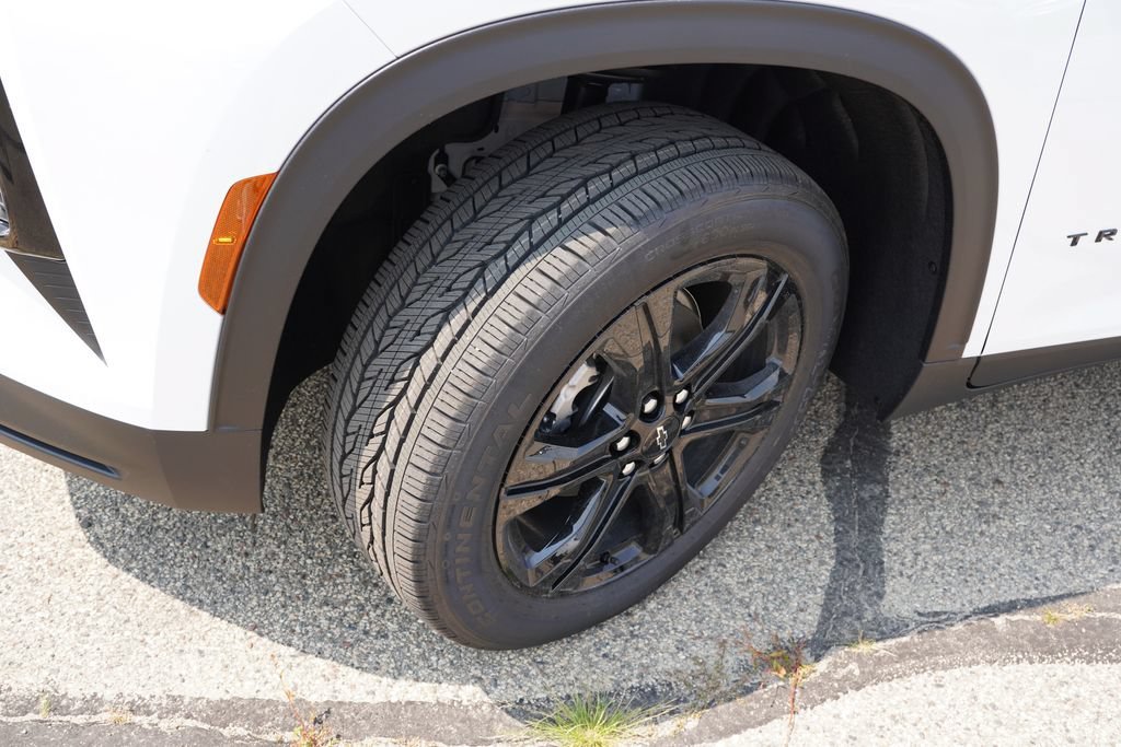 2027 Chevrolet Traverse LT - Photo 10