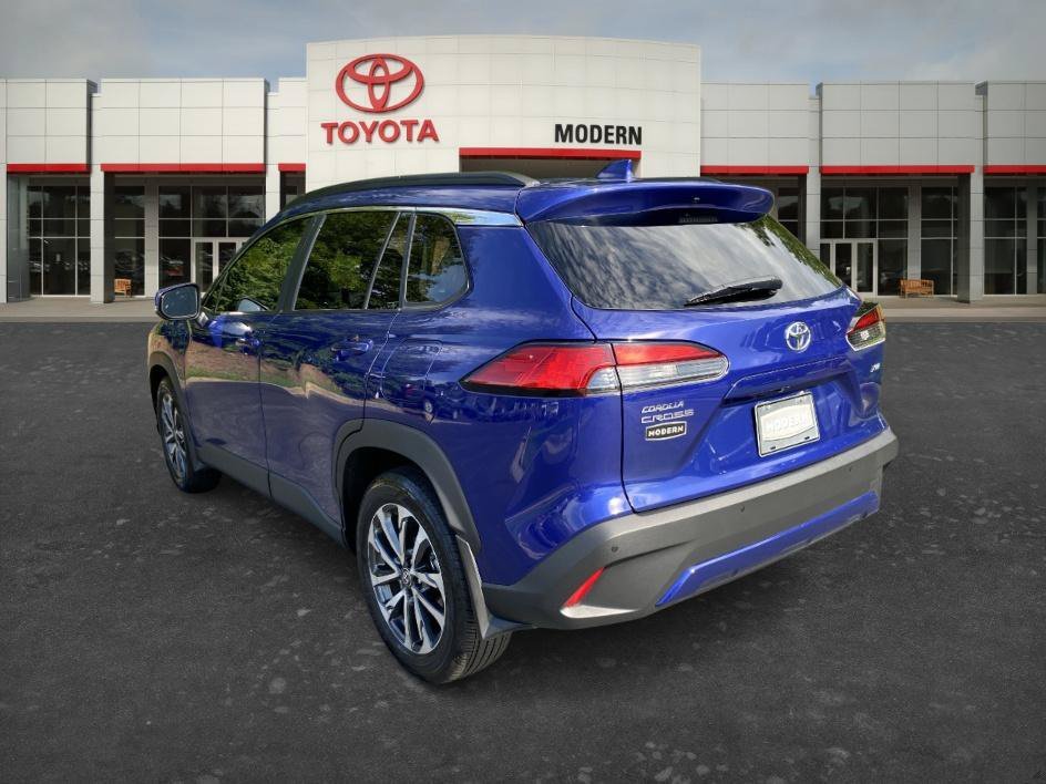 Used 2024 Blue Crush Metallic Toyota XLE image 7