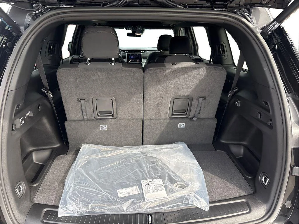 New 2026 Diamond Black Crystal Pearlcoat Jeep Laredo X image 11