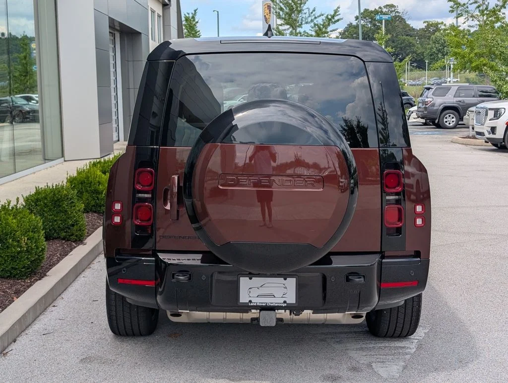 Certified Used 2025 Red Land Rover X-Dynamic SE image 6