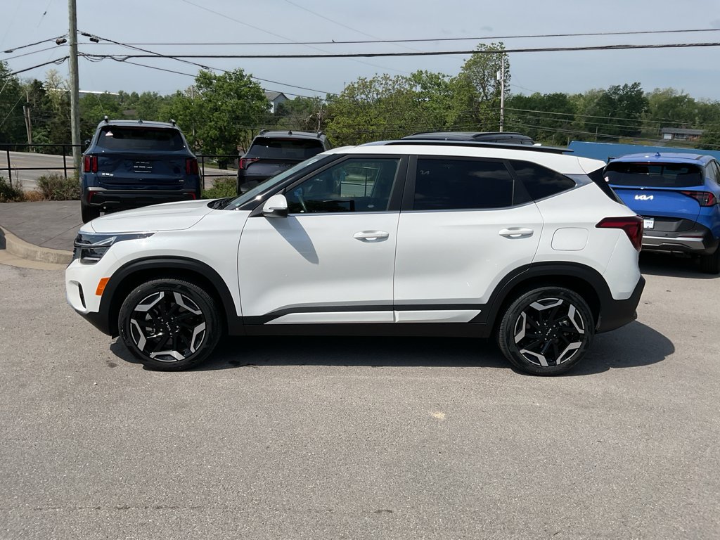 Certified Used 2025 Snow White Pearl Kia SX image 7