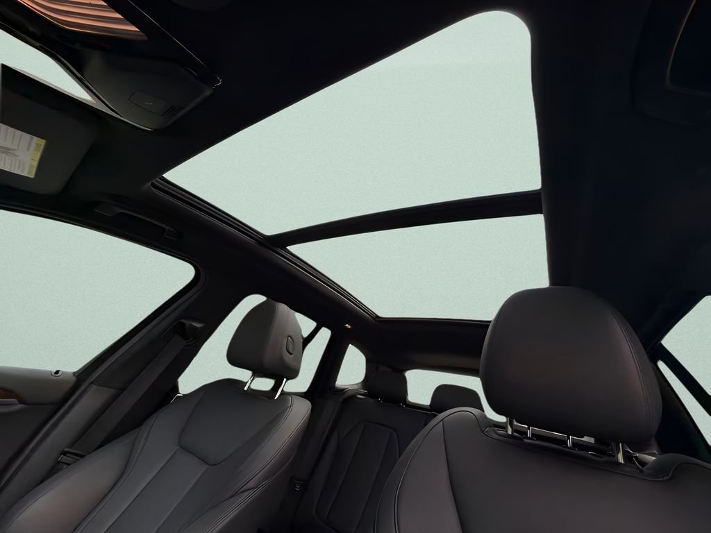 Used 2019 Black BMW sDrive30i image 20