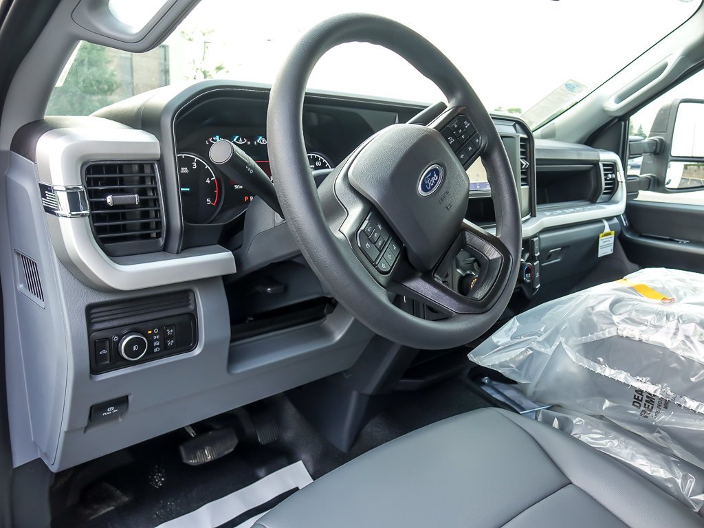 New 2026 Oxford White Ford XL image 13
