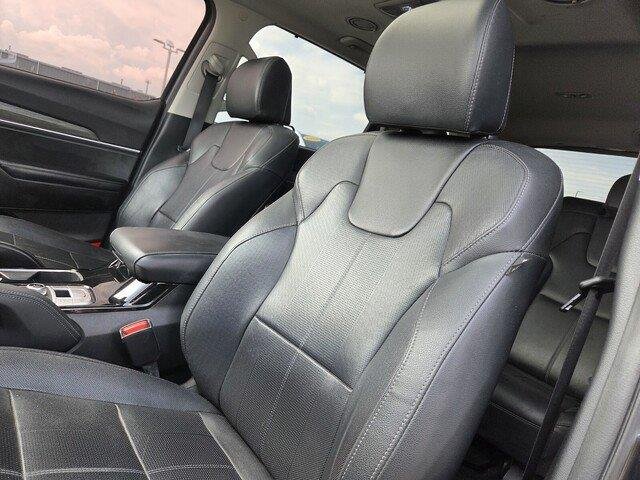 Used 2022 Gravity Grey Kia EX image 13