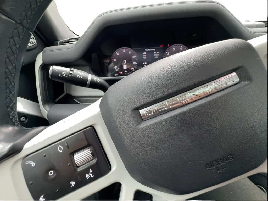Used 2023 White Land Rover SE image 46