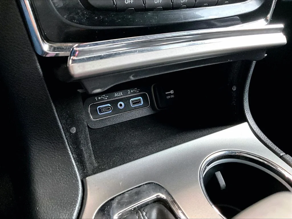 Used 2020 Gray Jeep Altitude image 30