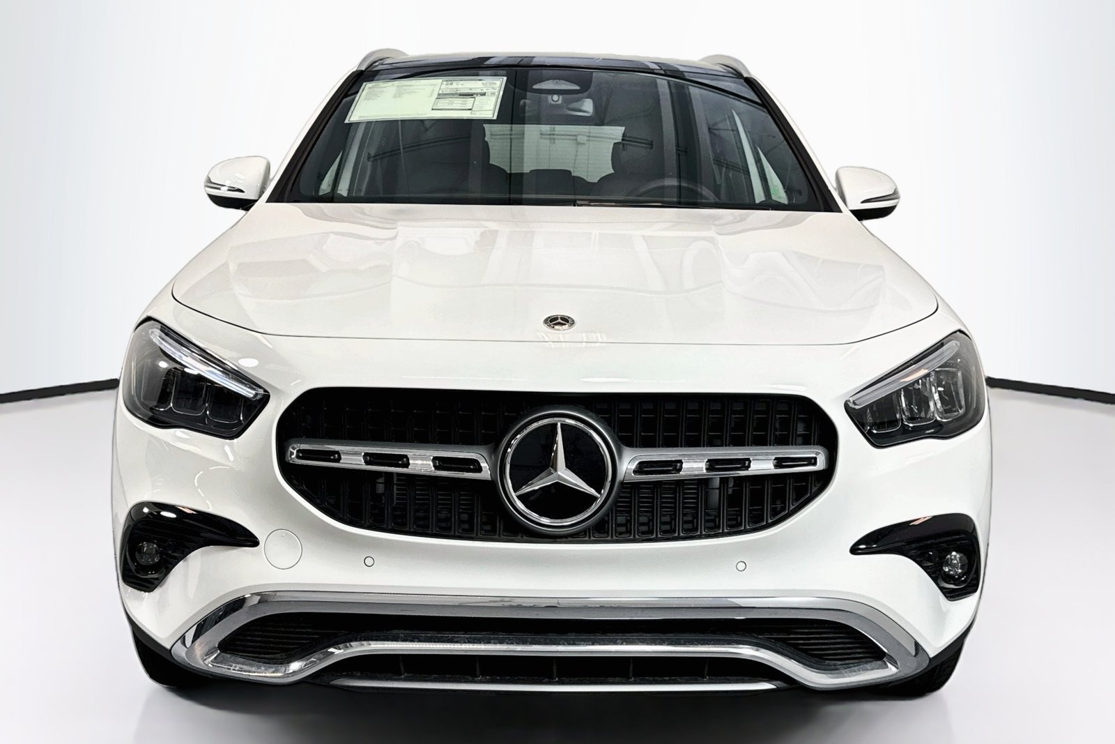 New 2026 Polar White Mercedes-Benz GLA 250 image 2